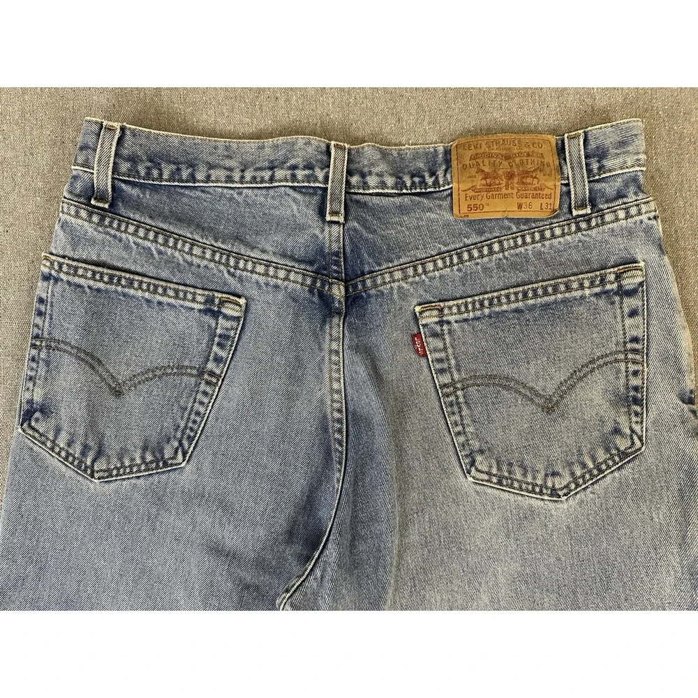 Vintage Levi's 550 Relaxed Men's Jeans 36x31 Light Wash‎ 100% Cotton 1999 Y2K